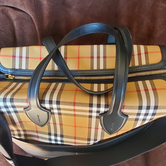 Burberry Calfskin Vintage Check Kingswood Achly Diaper /toteBag Black - Picture 6 of 11